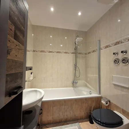 公寓 Mikra Homes24 In